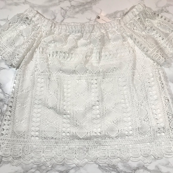 *SOLD* Anthropologie Off The Shoulder White Top - Picture 4 of 7